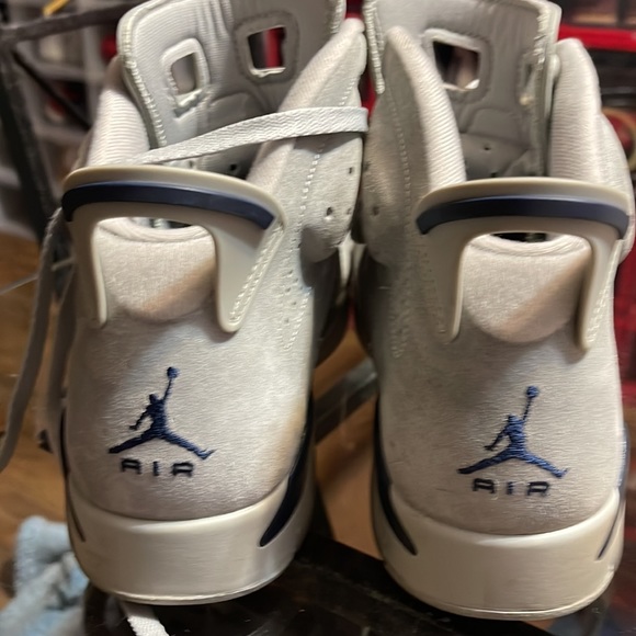 Air Jordan - Picture 3 of 6